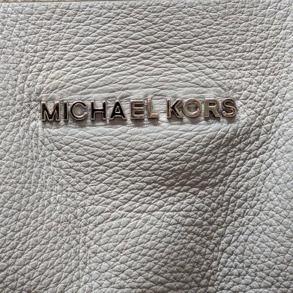 Michael Kors reversible tote bag. Grey/Lavender. EUC! - Picture 5 of 6